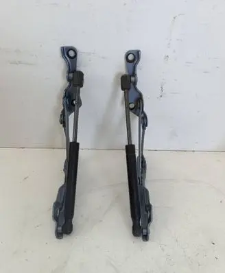 Infiniti Q50 Tailgate/trunk/boot hinge