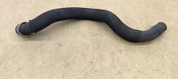 Mercedes-Benz C W204 Engine coolant pipe/hose A2125010782