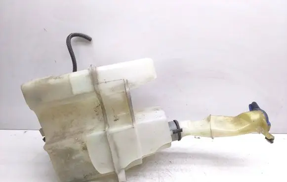 Volvo V70 Windshield washer fluid reservoir/tank 30655661