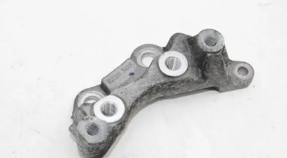 Maserati Quattroporte Engine mounting bracket 3400F