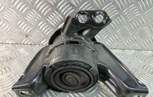Hyundai Tucson TL Engine mount bracket 21810D7000