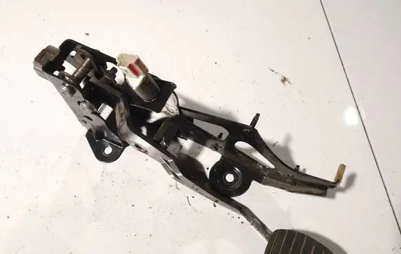Renault Scenic II - Grand scenic II Clutch pedal 