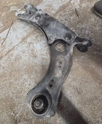 Volkswagen T-Cross Front lower control arm/wishbone 2Q0407152D