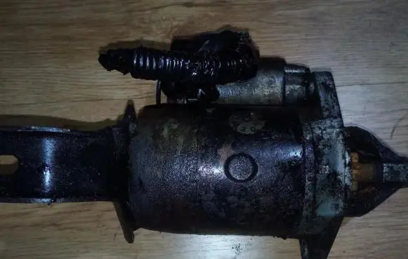 Mazda 121 Starter motor m3t33081