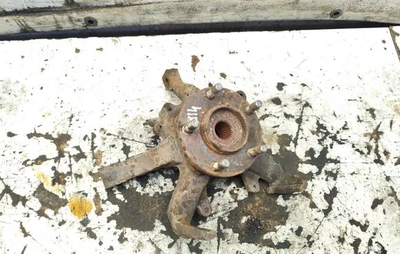 Chrysler Voyager Front wheel hub