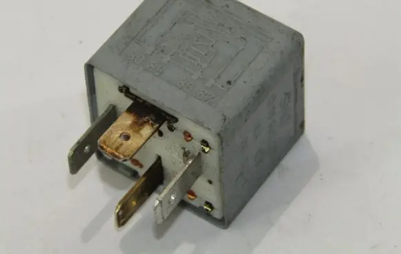 Audi A4 S4 B5 8D Other relay 899512000