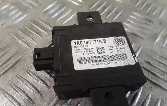 Volkswagen Touran I Alarm control unit/module 1K0907719B 28002223 H004S0003