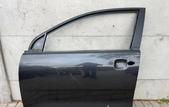 KIA Rio Front door