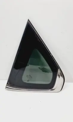 Nissan Pulsar Rear side window 833013ZL1A