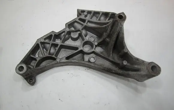 Volkswagen Golf VI Engine mounting bracket 03L199207 KT564V120