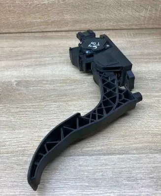 Volkswagen Golf IV Accelerator throttle pedal 1J1721503K 281002342