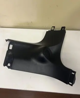Jeep Grand Cherokee (D)pillar trim (top) 1GG61DX9AE 1GG61DX9A