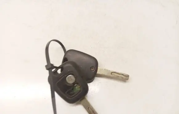 Peugeot 307 Ignition key/card 