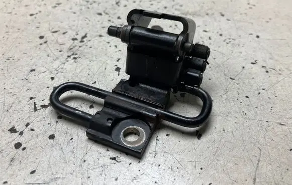 Audi A3 S3 8P Front door lower hinge 8E0831411B
