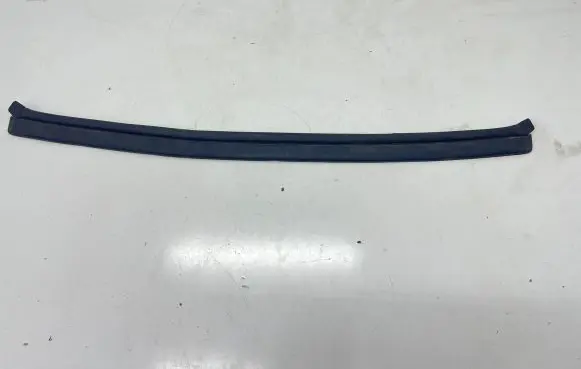 BMW 5 F10 F11 Engine compartment rubber 7206521