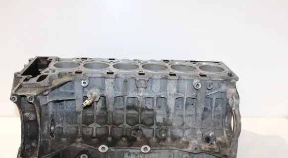 BMW 5 E60 E61 Engine block 7558321 7558325