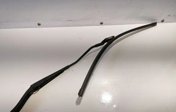 Volvo V40 Front wiper blade arm 31276059