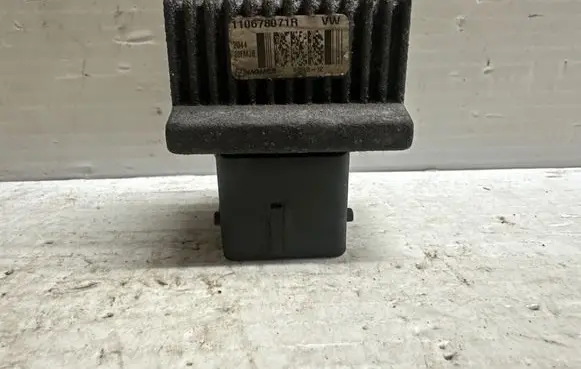 Nissan Qashqai Glow plug pre-heat relay 110678071R 2044