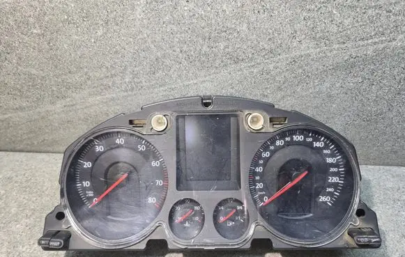 Volkswagen PASSAT B6 Speedometer (instrument cluster) A2C53145550