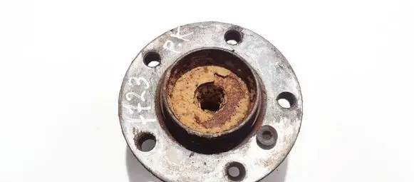 BMW 7 E65 E66 Front wheel hub
