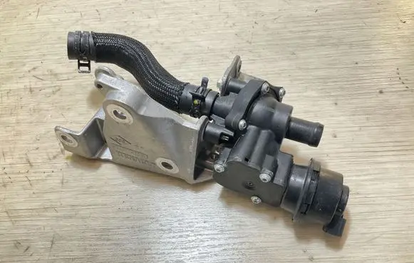 Nissan Navara D23 Thermostat 922371470R