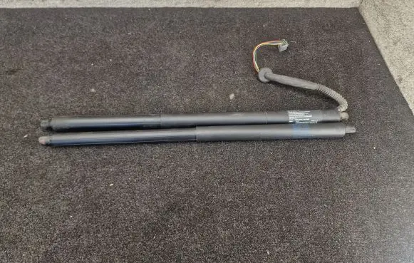 Tesla Model S Tailgate/trunk strut/damper 600661100B 600661000C
