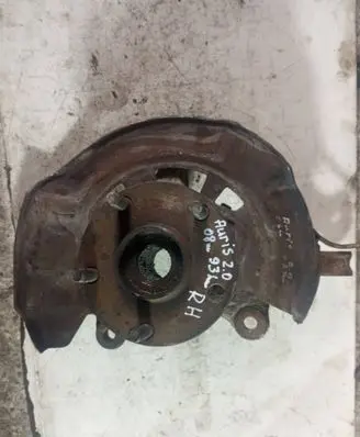 Toyota Auris 150 Front wheel hub spindle knuckle