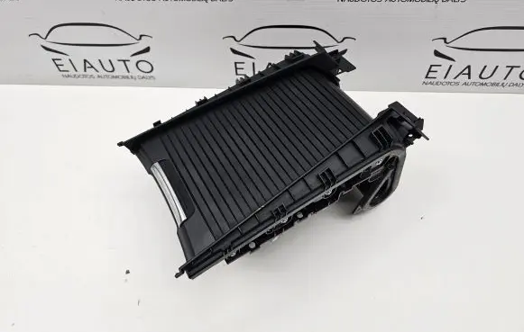 Cup holder front