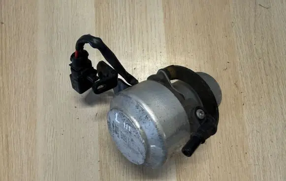 Seat Leon (5F) Vacuum pump 5Q0612181