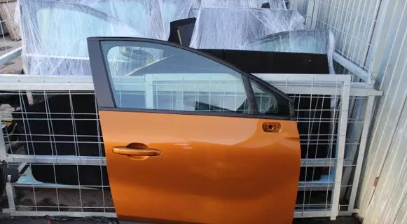 Renault Captur II Front door