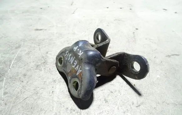 Toyota Avensis T250 Front door upper hinge