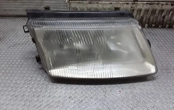 Volkswagen PASSAT B5 Headlight/headlamp