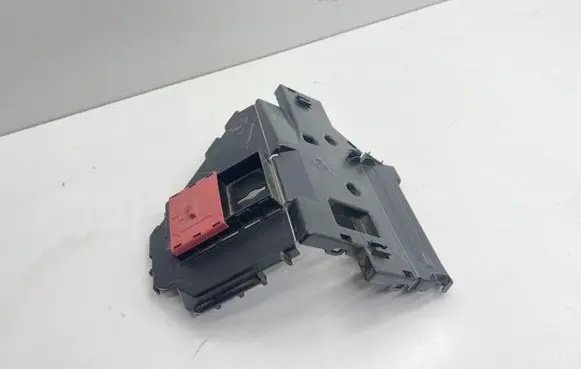 Mercedes-Benz C W205 Fuse box cover DBPD925