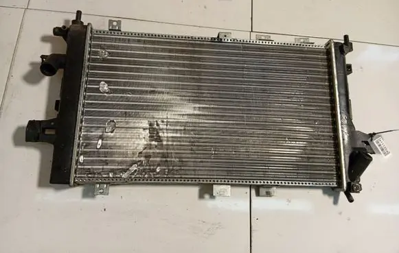 Opel Astra H Coolant radiator 