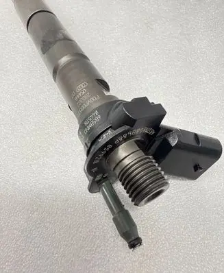 BMW X5 G05 Fuel injector 8599210 0445118