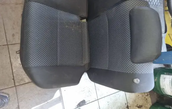 Subaru Impreza II Second row seats 