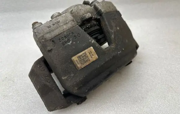 Audi A6 Allroad C7 Front brake caliper 4G0106AL