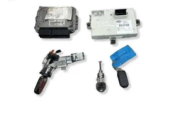 Alfa Romeo Giulietta Engine ECU kit and lock set 0281017784 940494280SDM 51903001