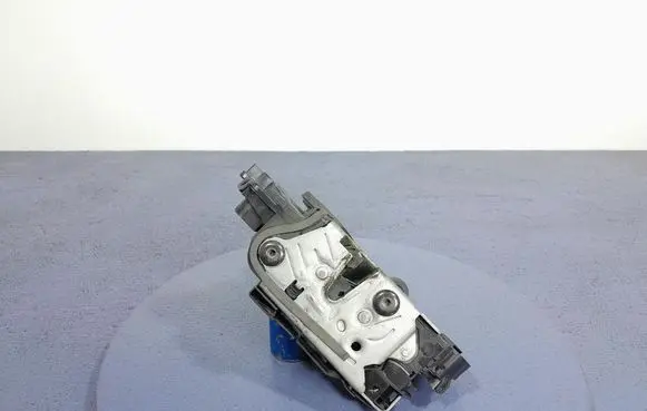 Skoda Fabia Mk1 (6Y) Front door lock 5TB837015E