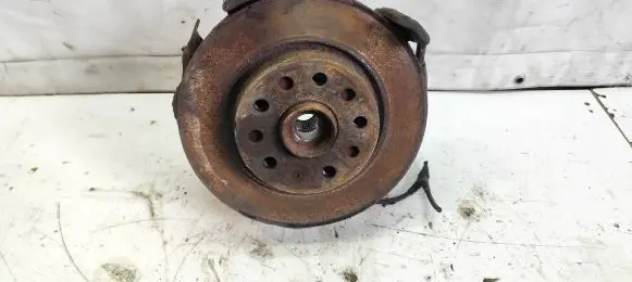 Volkswagen Jetta V Front wheel hub