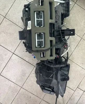Dodge Challenger Interior heater climate box assembly P68340550AB TJYER0888U0039