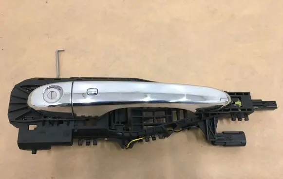Maserati Ghibli Front door exterior handle P670005608 1083