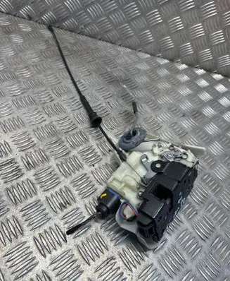 Volkswagen Multivan T5 Front door lock 3B1837015B