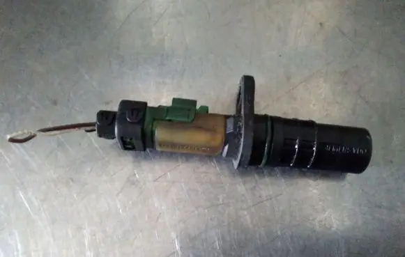 Renault Laguna III Crankshaft position sensor 8200668500