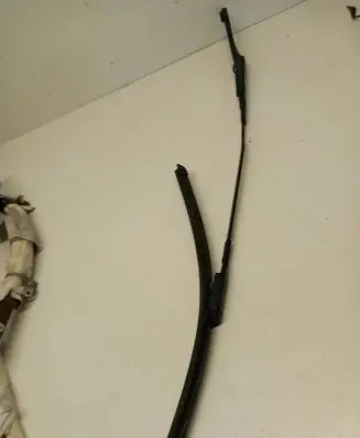 Audi A4 S4 B8 8K Front wiper blade arm 8K1955408