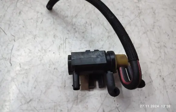 Mercedes-Benz E C207 W207 Turbo solenoid valve A0091533128