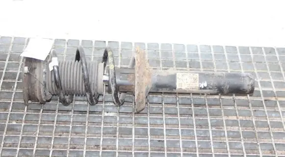 Volkswagen PASSAT B8 Front shock absorber/damper 3Q0413031BN