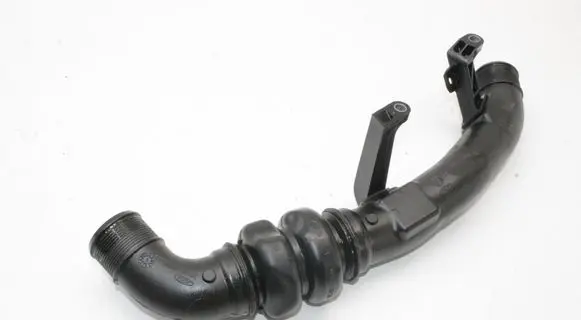 Ford Kuga II Intercooler hose/pipe DS736C646FJ
