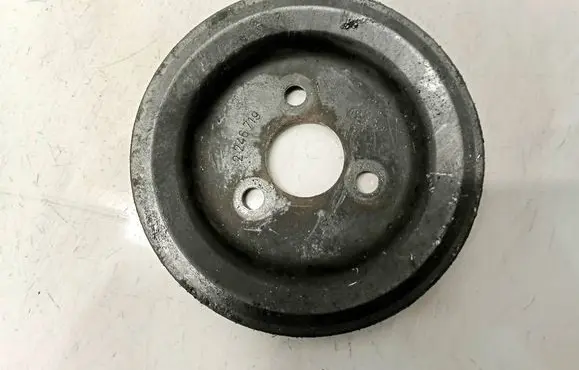 BMW 5 E39 Power steering pump pulley 2246719