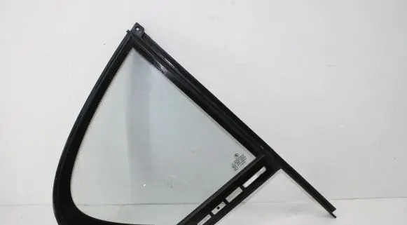 BMW X5 G05 Rear vent window glass 